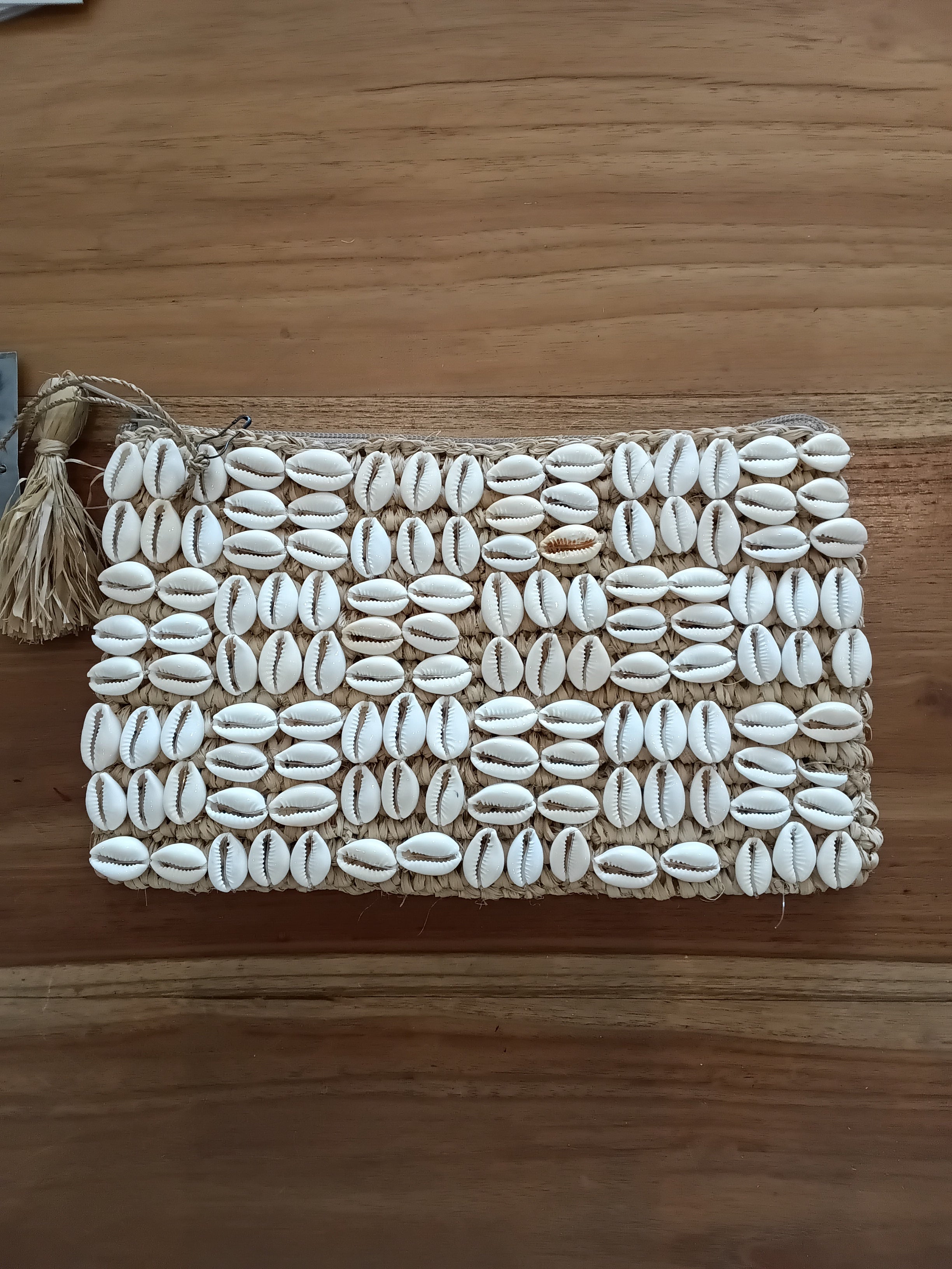 WALLET  RAFIA SHELL BATIK