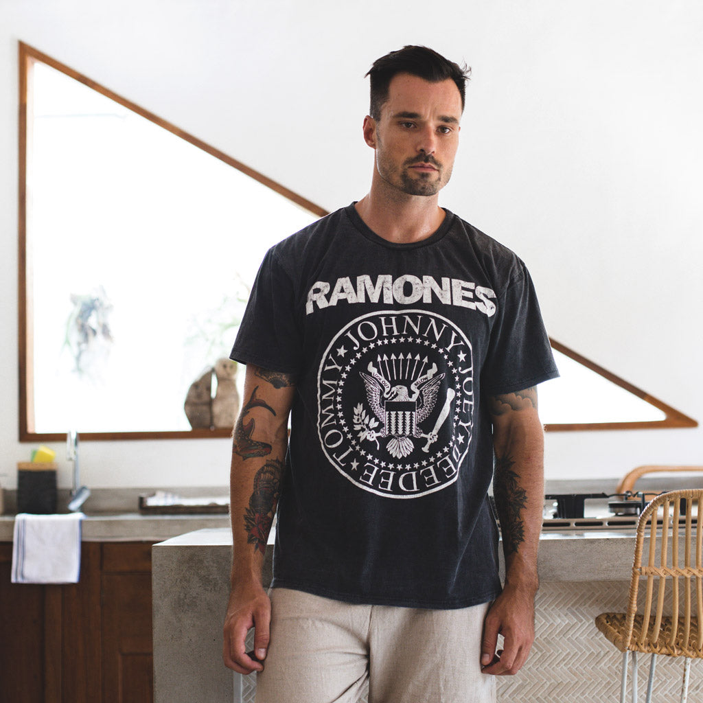 RAMONES TEE | black wash