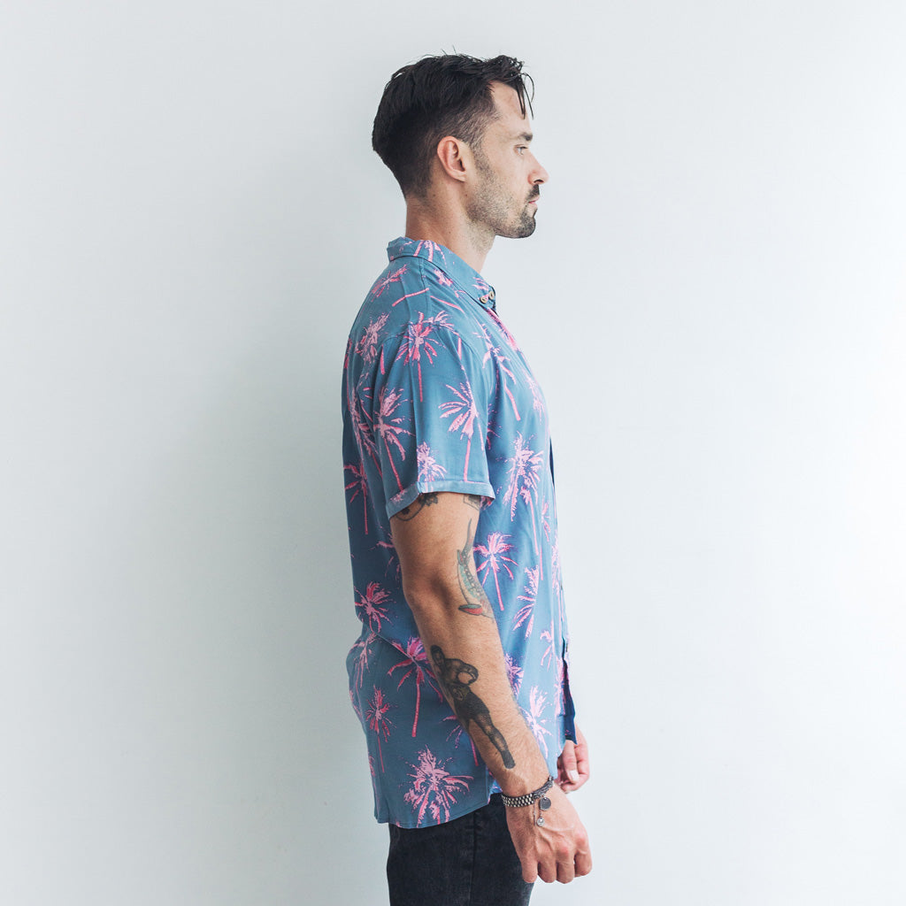 VACAY SHIRT | palm navy pink